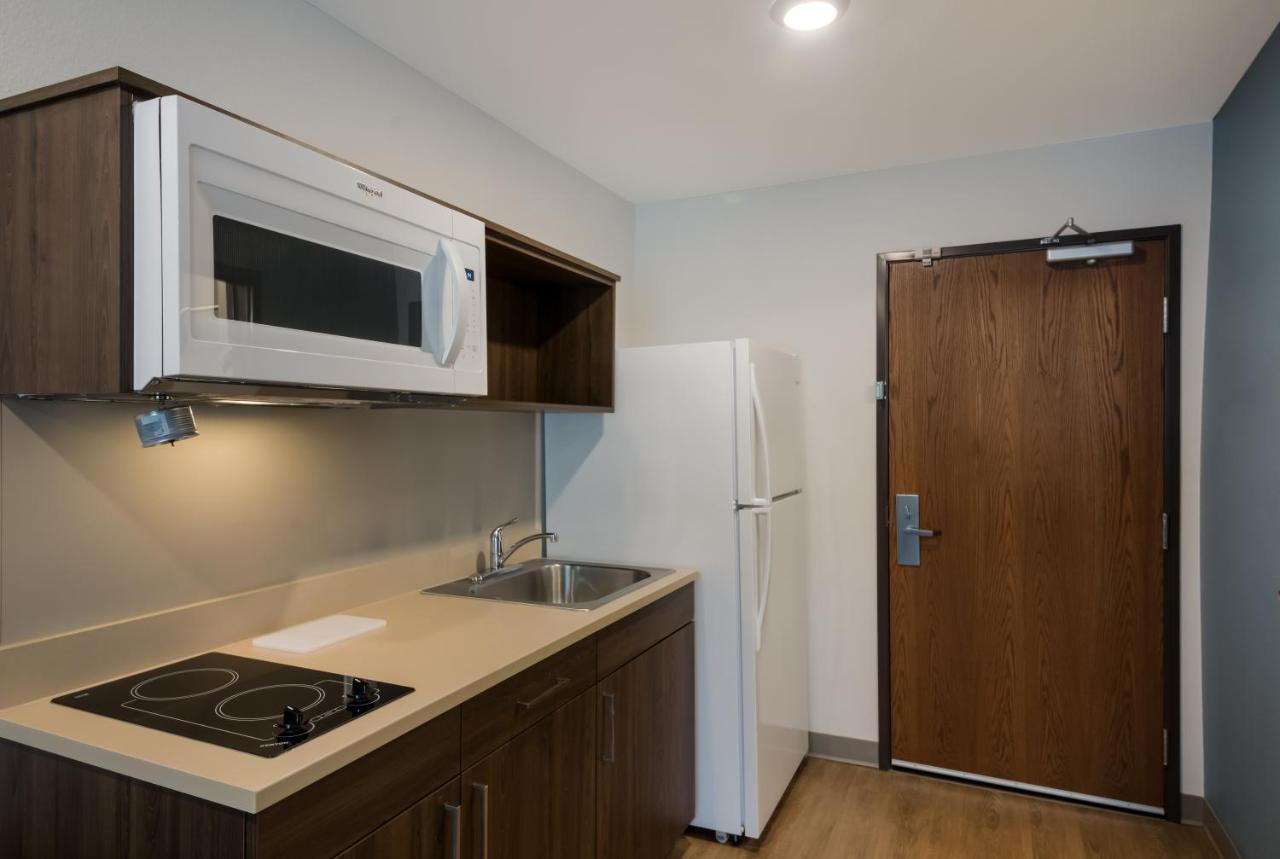 Woodspring Suites Austin Central Exterior photo