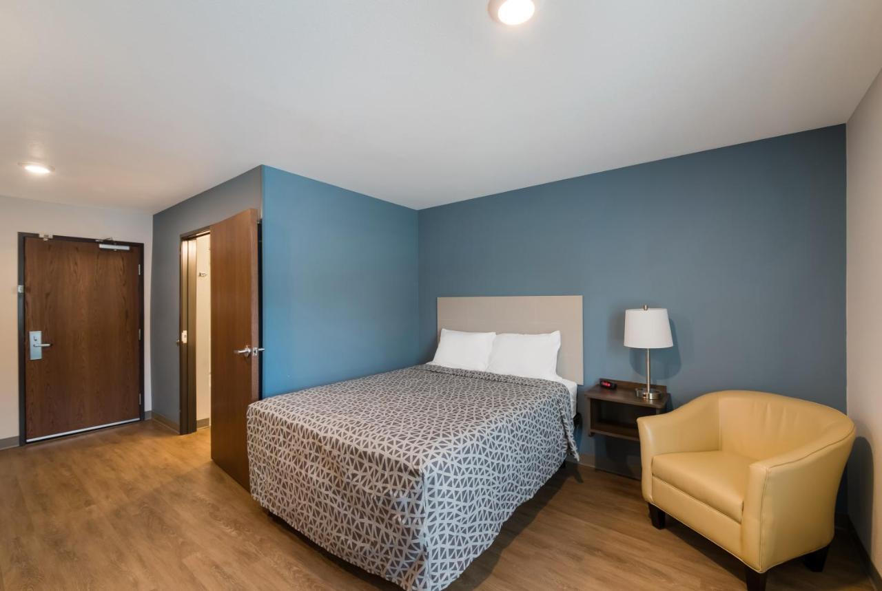 Woodspring Suites Austin Central Exterior photo