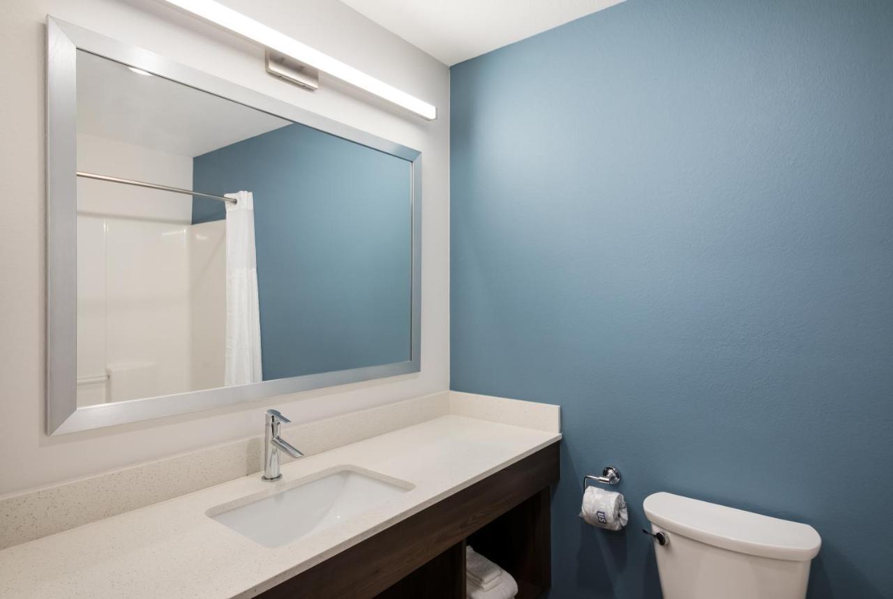 Woodspring Suites Austin Central Exterior photo