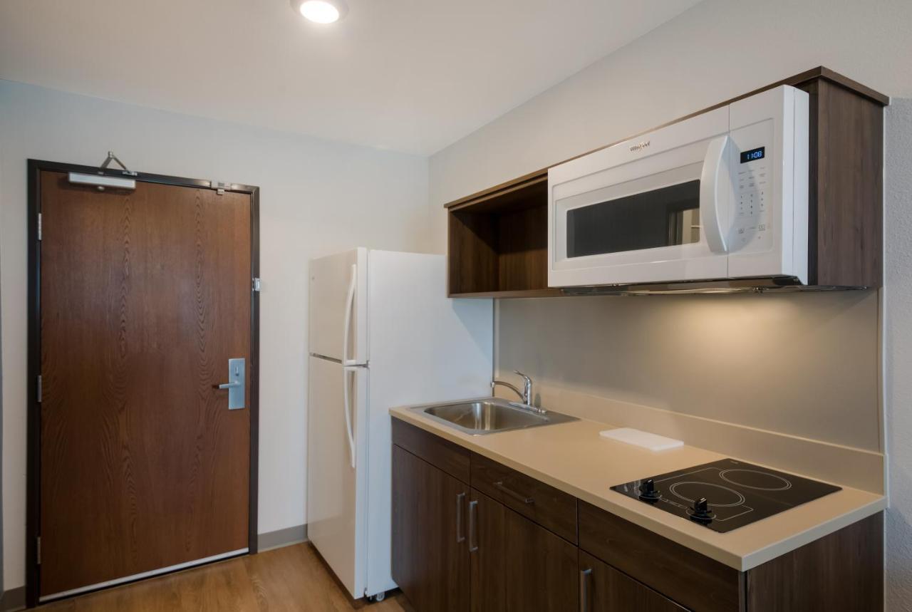 Woodspring Suites Austin Central Exterior photo